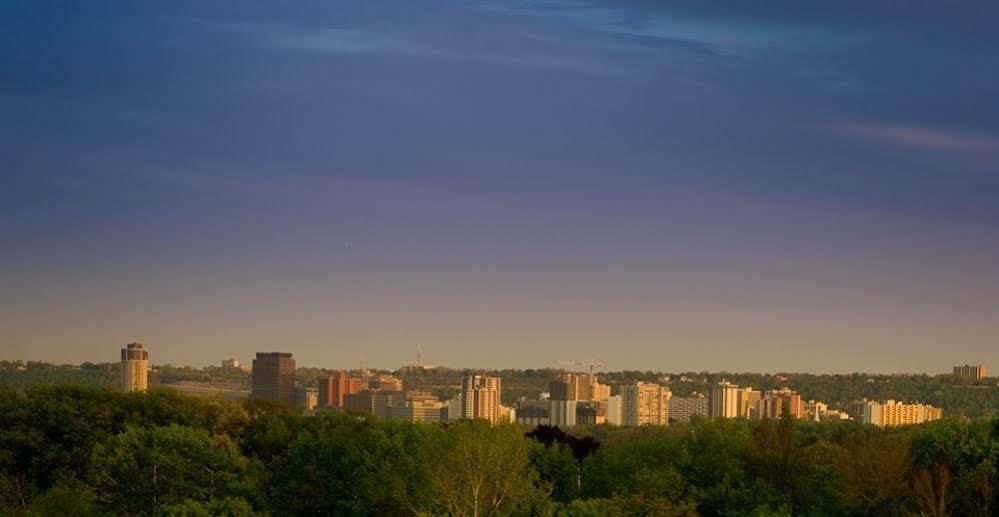 City View Inn Берлингтон Экстерьер фото